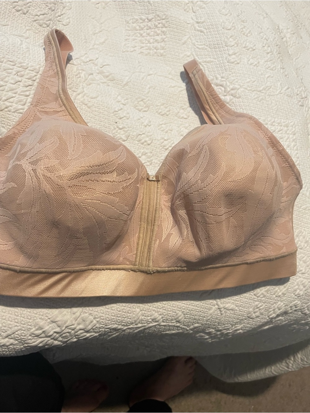 Everyday Comfort Wireless Bra in Nude Playtex 38DD Satin & Lace Bra No wires/Pad